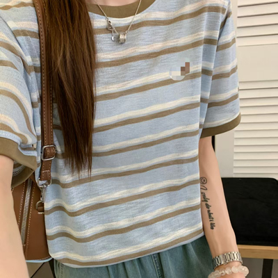 彤彤-条纹刺绣韩系简约短袖
