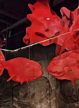 不锈钢抽象金鱼吊饰悬挂雕塑酒店大厅商场会展镂空鱼形挂件定制