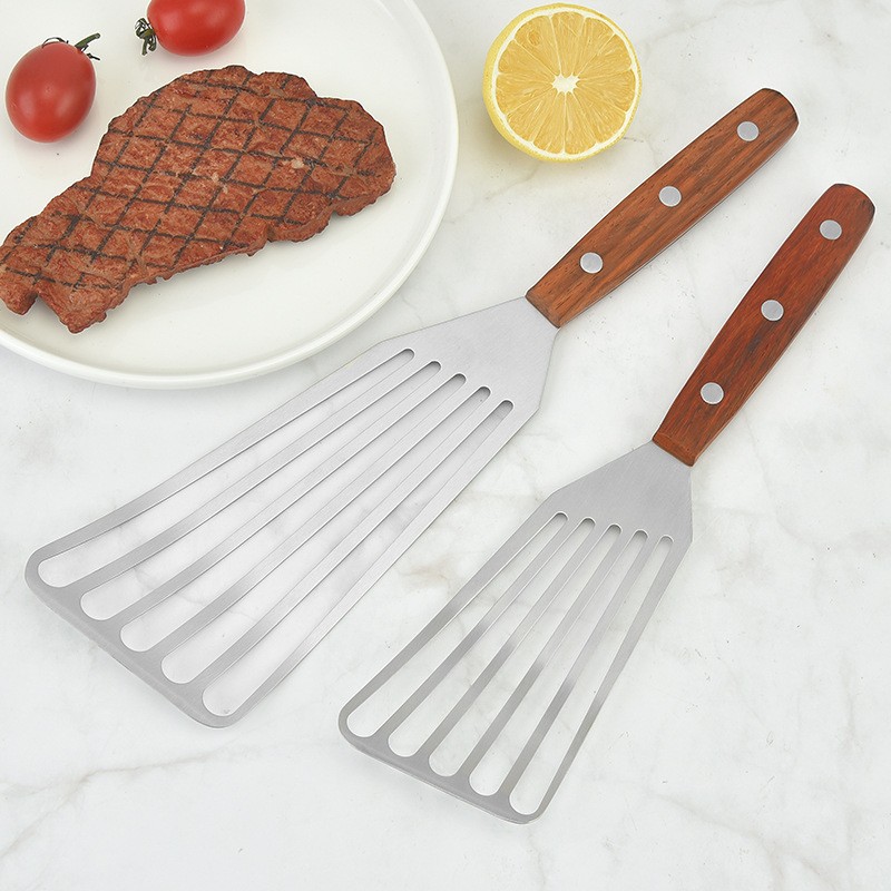 厨房工具煎鱼铲不锈钢煎铲大小号牛排铲木柄牛扒铲铁板烧漏铲定制