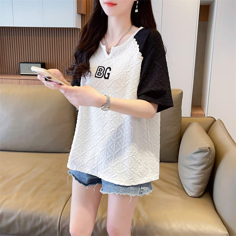 小个子撞色t恤女短袖夏季2025新款韩版宽松设计感小众心机v领上衣