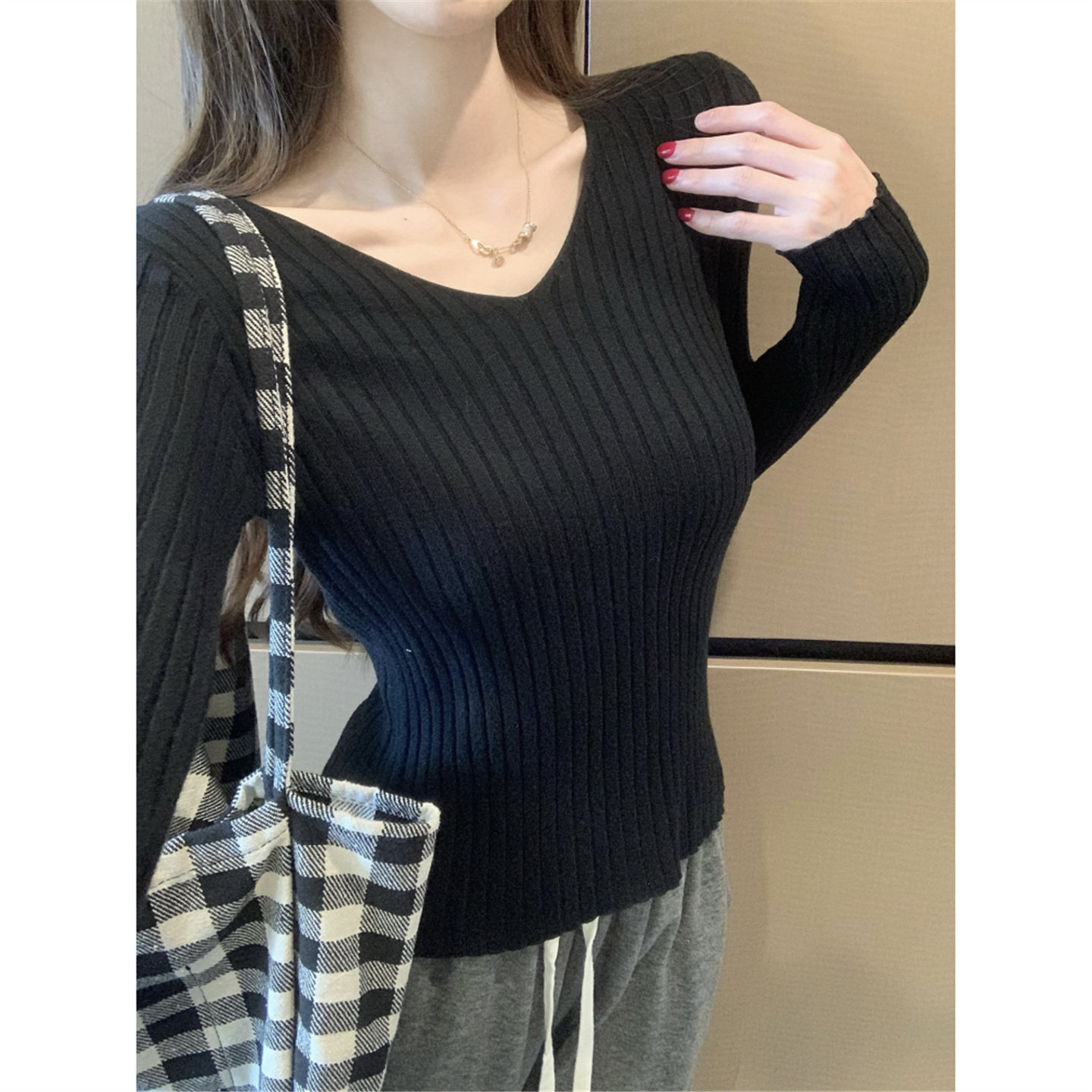高级感v领坑条长袖打底针织衫上衣春秋季新款内搭低领毛衣女内搭,女装/女士精品,毛针织衫,淘宝优惠券,粉丝福利购,淘宝优惠卷