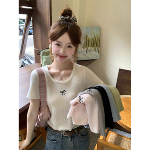 上衣 韩系甜辣妹圆领正肩t恤女短袖 夏季 薄款 镂空蝴蝶结刺绣针织衫