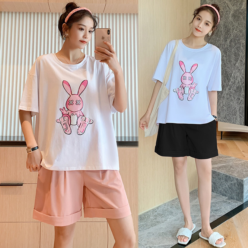 。孕妇装夏套装外出时尚款网红洋气T恤短裤减龄产检休闲两件套