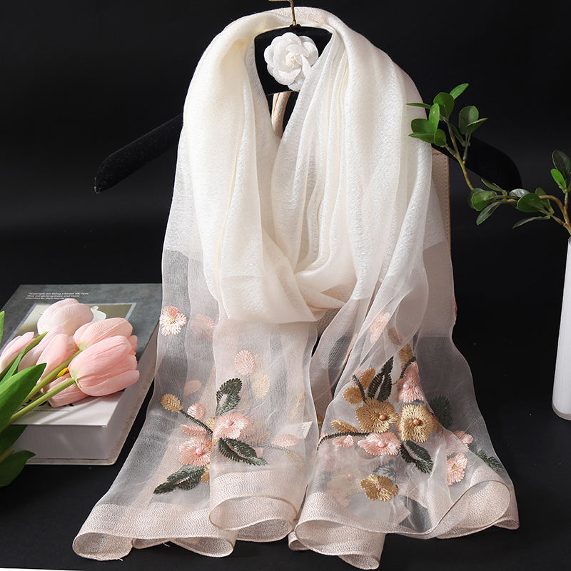 专柜正品白色绣花披肩真丝长款精致刺绣订珠珠百搭围巾春秋冬季女