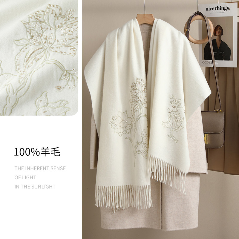 2025新款高档刺绣纯羊毛大披肩女旗袍外搭长款围巾秋冬季妈妈白色