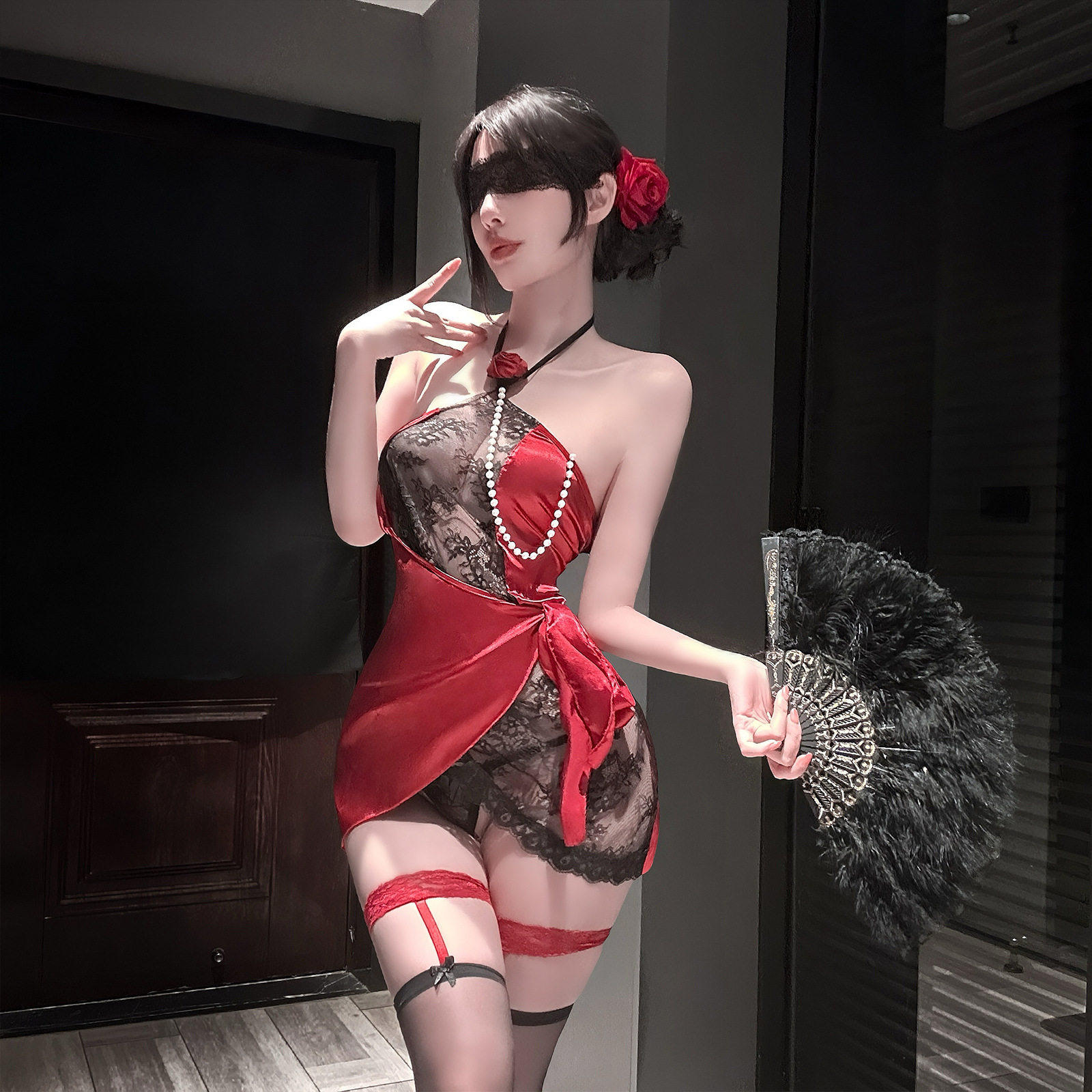 性感风挂脖蕾丝肚兜女红色透视绑带开叉拼接缎面玫瑰系带连衣睡裙