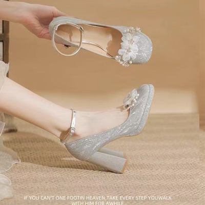 一字扣带花朵水晶高跟单鞋