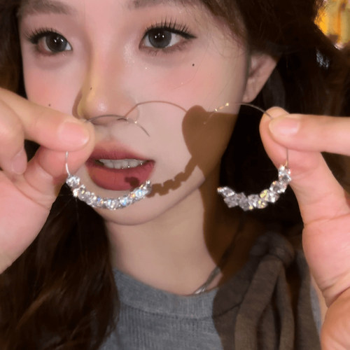 简约闪钻圆圈耳环女2025新款爆款小众设计感圈圈耳圈耳饰气质耳钉