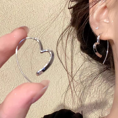 银色不规则爱心耳环女2025新款爆款小众设计感耳钉耳钩冷淡风耳饰