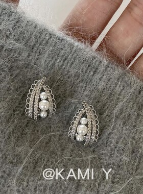 KAMI Y蕾丝花边珍珠耳钉轻奢高级感冬天配大衣的耳饰独特精致耳夹