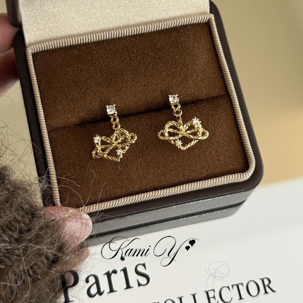 镂空锆石爱心绳结耳钉女小众设计