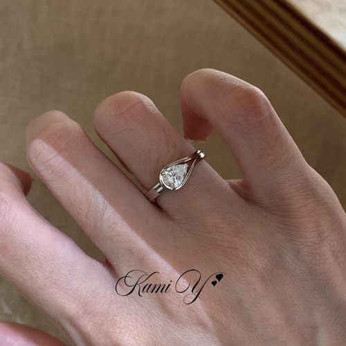 银色冷淡风水滴单钻戒指女轻奢