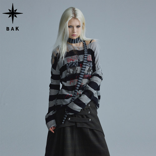 BAK朋克涂鸦破洞长袖针织T恤女