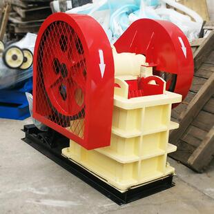 小型矿山移动颚式破碎机鹅卵石铁矿石钢渣粉碎设备高锰钢颚版耐用