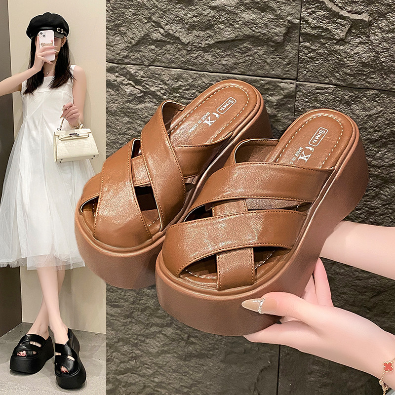 欧货8cm增高镂空包头半拖鞋女夏外穿2026新款小个子厚底沙滩凉鞋