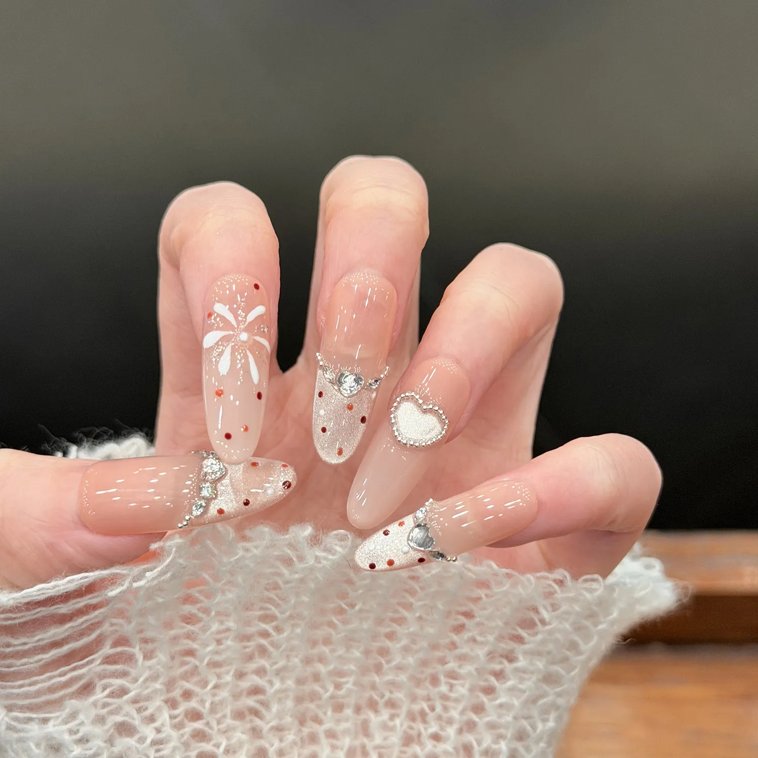 霜筠 甜心秘境 新年氛围感烟花爆闪猫眼堆钻气质御姐手工穿戴甲,彩妆/香水/美妆工具,穿戴甲/甲片,淘宝优惠券,粉丝福利购,淘宝优惠卷