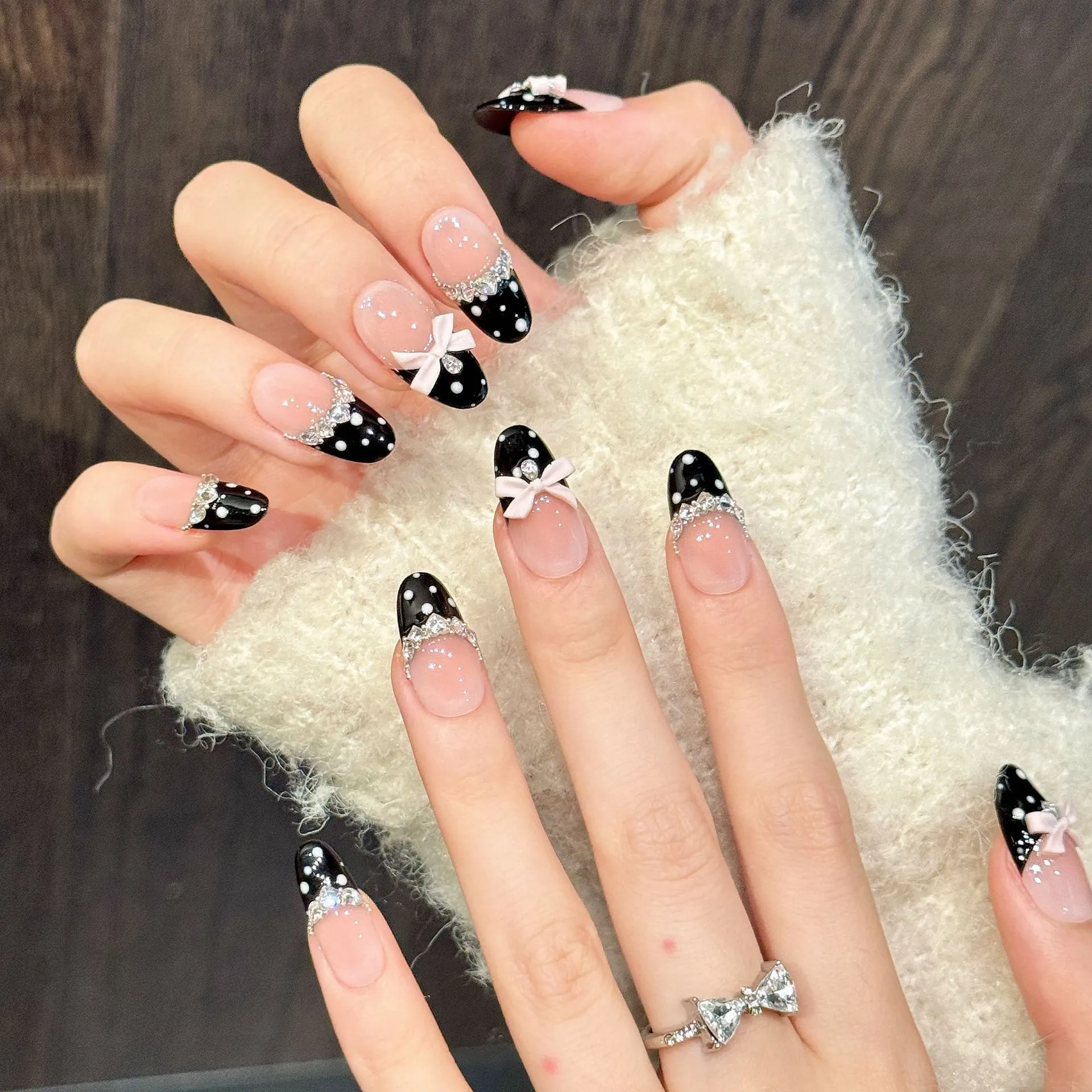 艺禾原创【黑糖麻点】波点蝴蝶结穿戴甲法式镶钻甜酷风手工美甲片,彩妆/香水/美妆工具,穿戴甲/甲片,淘宝优惠券,粉丝福利购,淘宝优惠卷