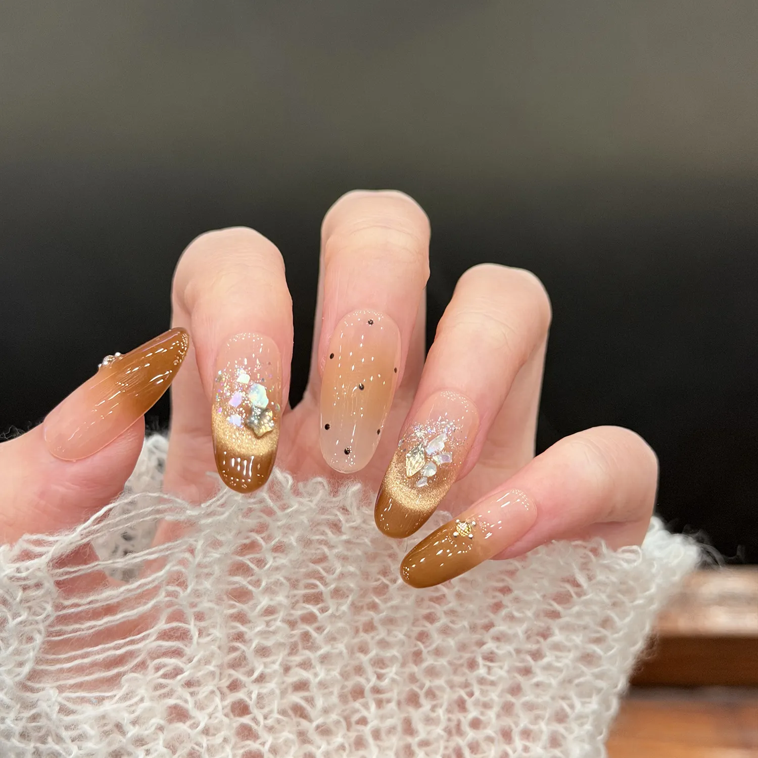 霜筠  美拉德黑白渐变爆闪微笑猫眼手工穿戴甲温柔气质御姐美甲片,彩妆/香水/美妆工具,穿戴甲/甲片,淘宝优惠券,粉丝福利购,淘宝优惠卷