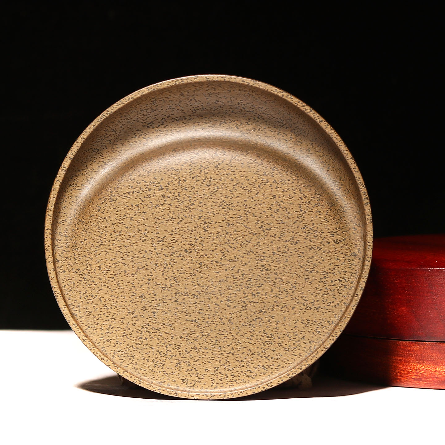 非遗高档手工安徽歙砚济源坑黄鱼籽圆池素砚配樟木盒孤品砚台天然原石文房四宝研磨墨书画专用收藏精品