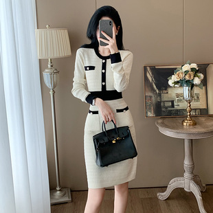 小香风针织连衣裙女秋季新款中长款长袖高腰打底毛衣裙