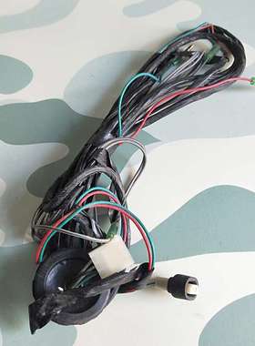 东风EQ1118GA/EQ5118/EQ2102/EQ1141 驾驶室顶灯线束37N05-24050