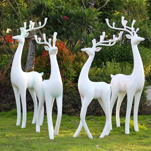 抽象梅花鹿摆件户外玻璃钢白鹿雕塑园林景观小品商场房产装饰美陈