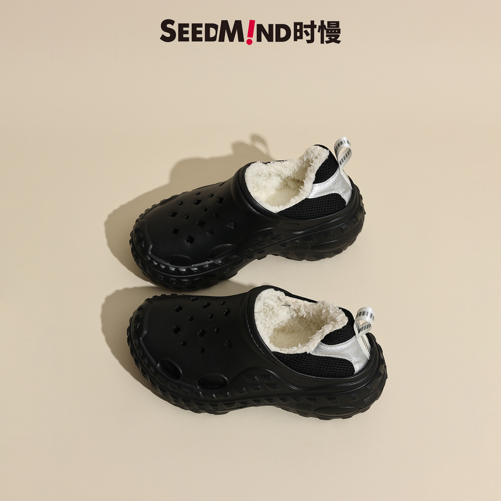 时慢厚底洞洞鞋冬季加绒2025年新款女款炸街老爹鞋全包保暖棉拖鞋
