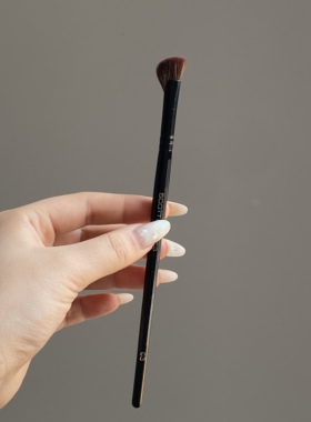 美国Scoot Barnes63斜角半扇形修容刷