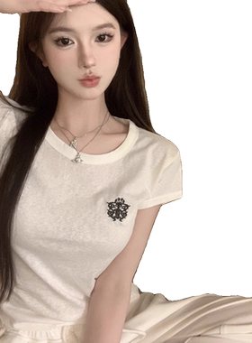 马蹄梵文刺绣短袖T恤女夏季小众