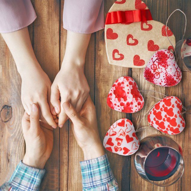 18pcs Valentine's Day Heart Shape Charms Romantic Heart-