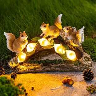 Solar Squirrel Resin Figurine with LED Lamp for Patio Garden