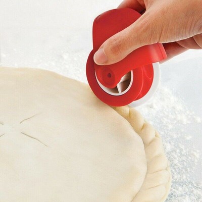 Delidge Noodle Maker Lattice Roller Docker Dough Cutter Tool