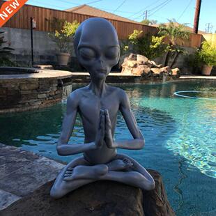 Meditating Alien Resin Home Garden Decorative Miniatures Fig
