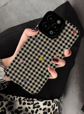 适用苹果15 iphone14手机壳13 12 pro max 个性15新款17 Xsmax 14plus  16创意保护套硅胶软壳黑白格子爱心