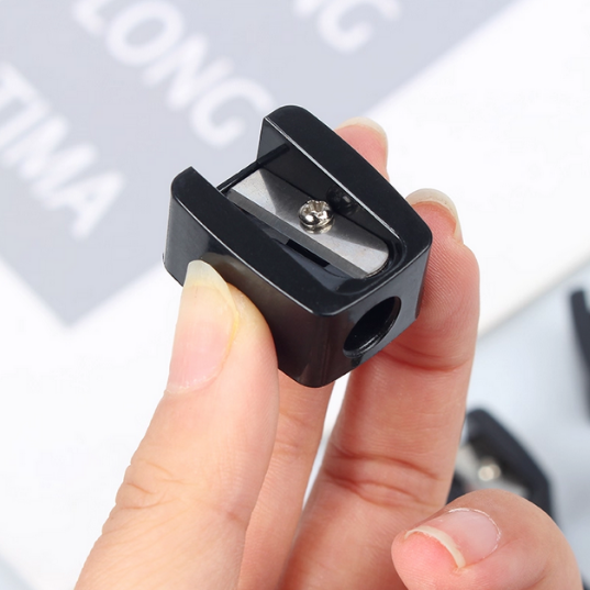 黑色木质眉笔卷笔刀眼线唇线铅笔专用削笔工具便携实用遮瑕助手,彩妆/香水/美妆工具,化妆/美容工具,淘宝优惠券,粉丝福利购,淘宝优惠卷