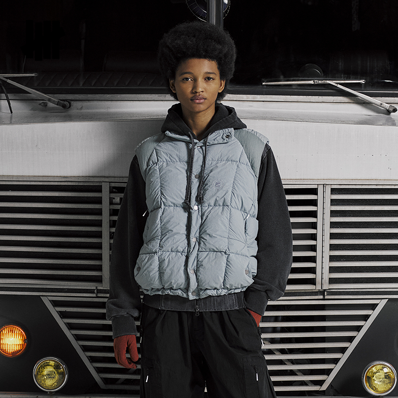 UNDEFEATED五条杠官方UNDEFEATED by SYDS联名皱感短款羽绒马甲