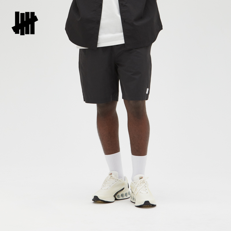 UNDEFEATED格纹休闲短裤