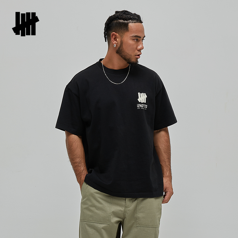 UNDEFEATED图案重磅短袖T恤