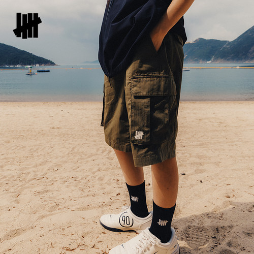 五条杠宽松多口袋工装短裤