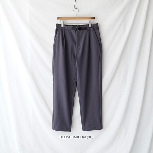 【NextVogue】Goldwin One Tuck Tapered 单褶锥形防水休闲裤26ss