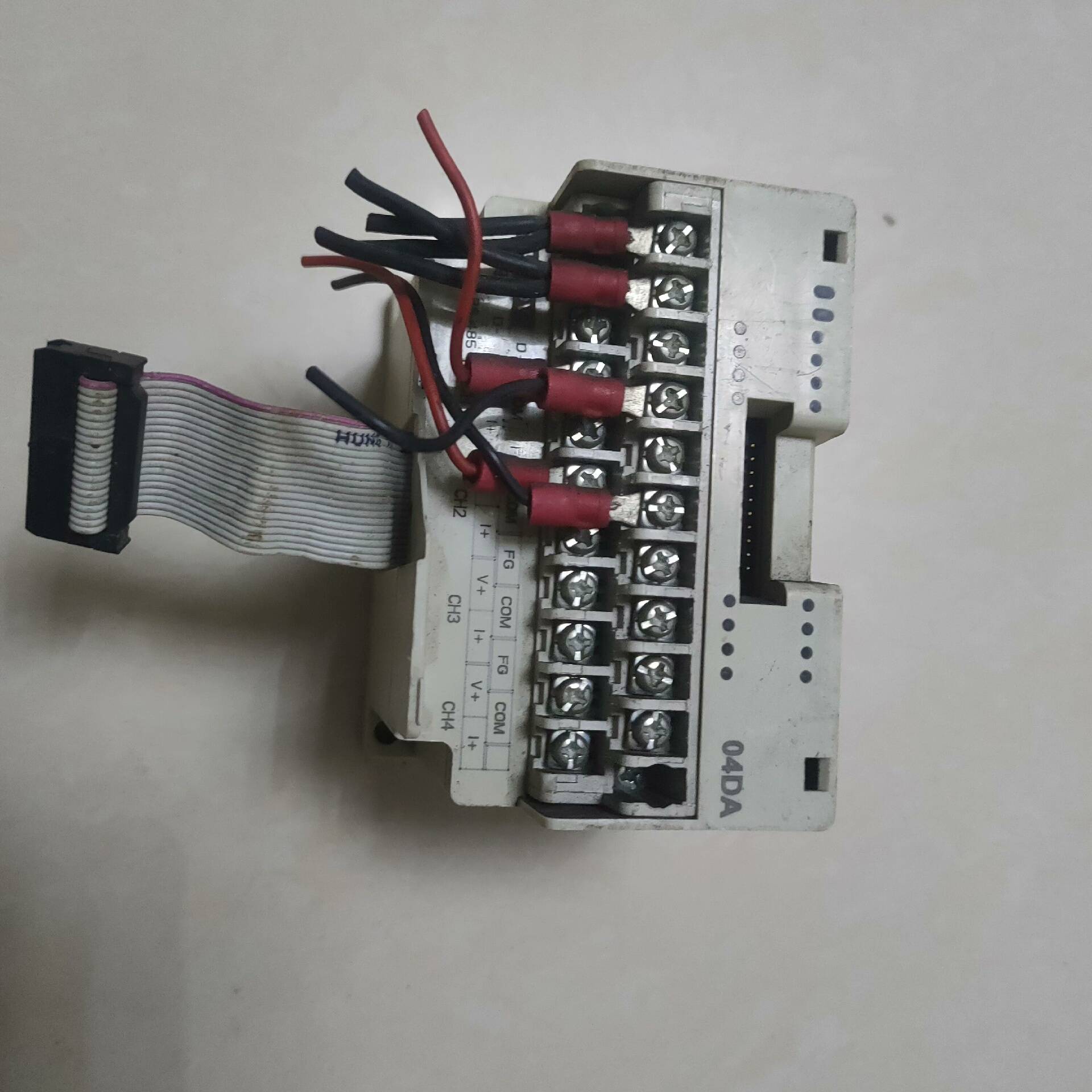 议价DVP04DA-H2模块一个，功能好的，外壳适用