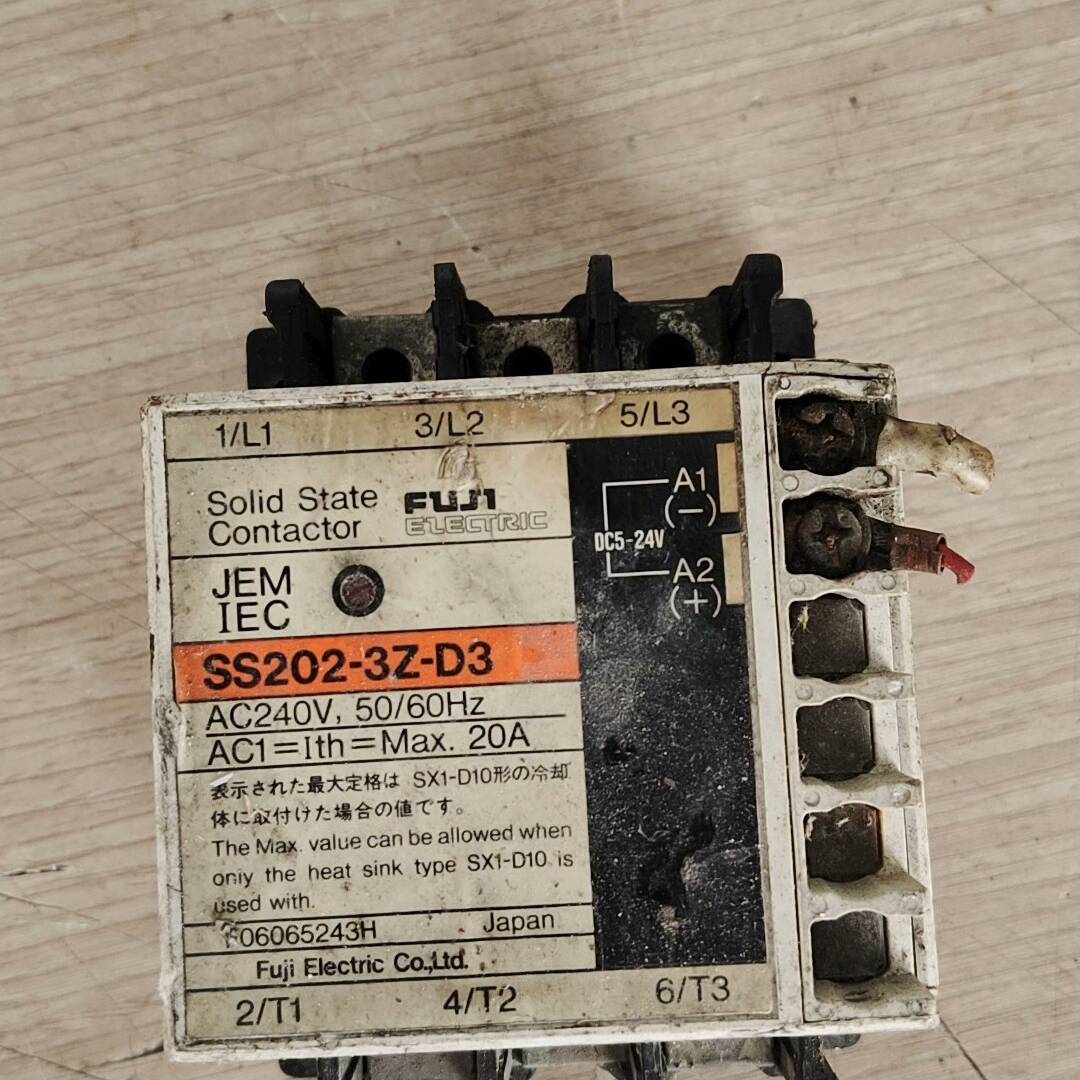 议价SS202E-3Z-D3单相固态继电器 实图 包好 适用