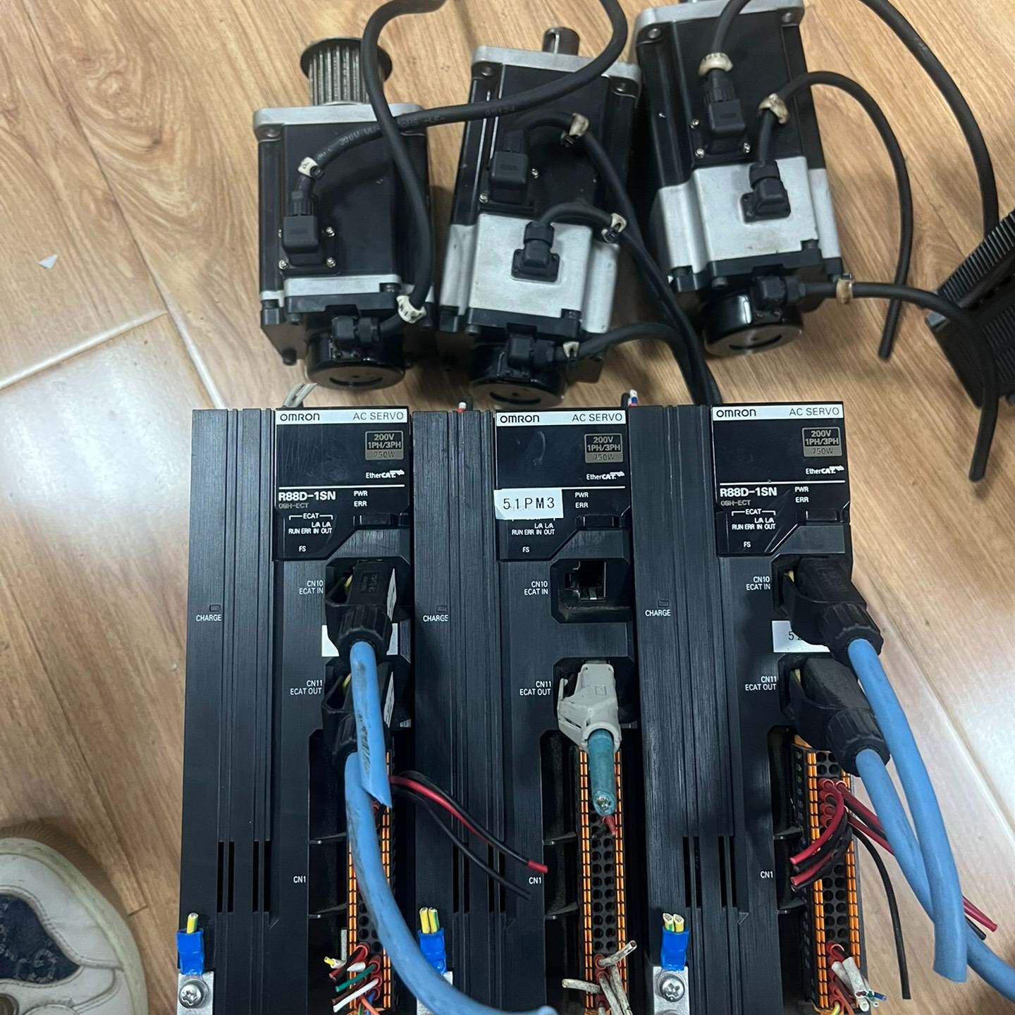 议价R88D-1SN08H-ECT R88M-1M75030T-适用