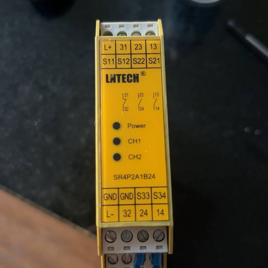 议价LNTECH安全继电器SR4P2A1B24，24V DC/A适用