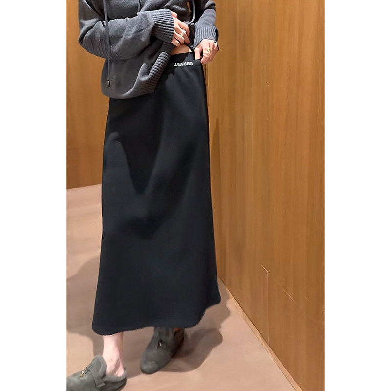 韩系小众高级感黑色厚款半身裙女秋冬2026高腰显瘦垂感直筒A字裙