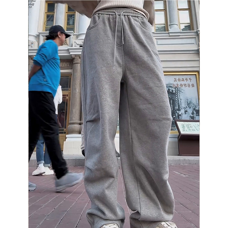灰色运动风梨型身材弯刀卫裤2025