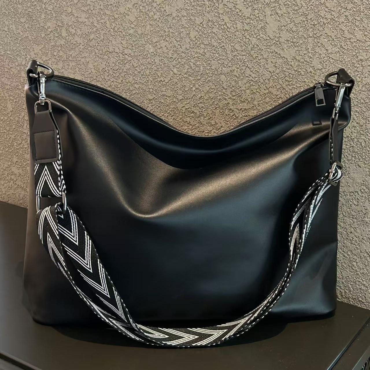 2024新款水桶包真皮斜挎托特包