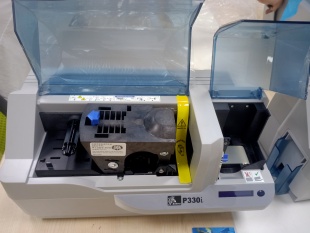 二手斑马ZEBRA证卡打印机P330I中国CN版 机器带外箱打印头完好无保