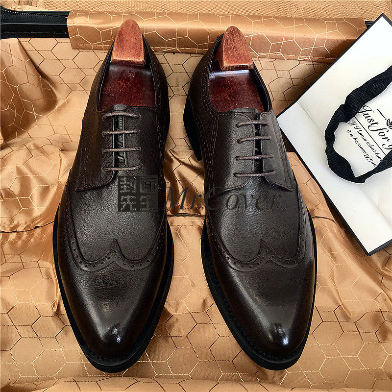 NEW HIGH-END LEATHER BROGUE CARVED BRITISH POINTED TOE HANDMADE LEATHER SHOES FOR MEN AND GROOMS WEDDING SUIT SHOES OXFORD SHOES