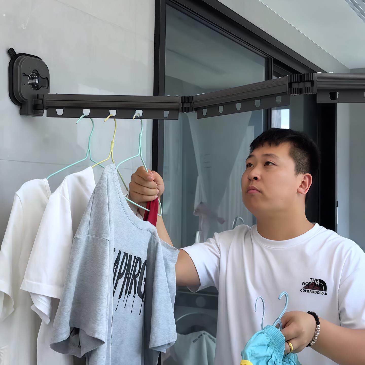 多功能晾衣架可折叠吸盘阳台隐形收缩晾衣杆免打孔飘窗晾晒架神器